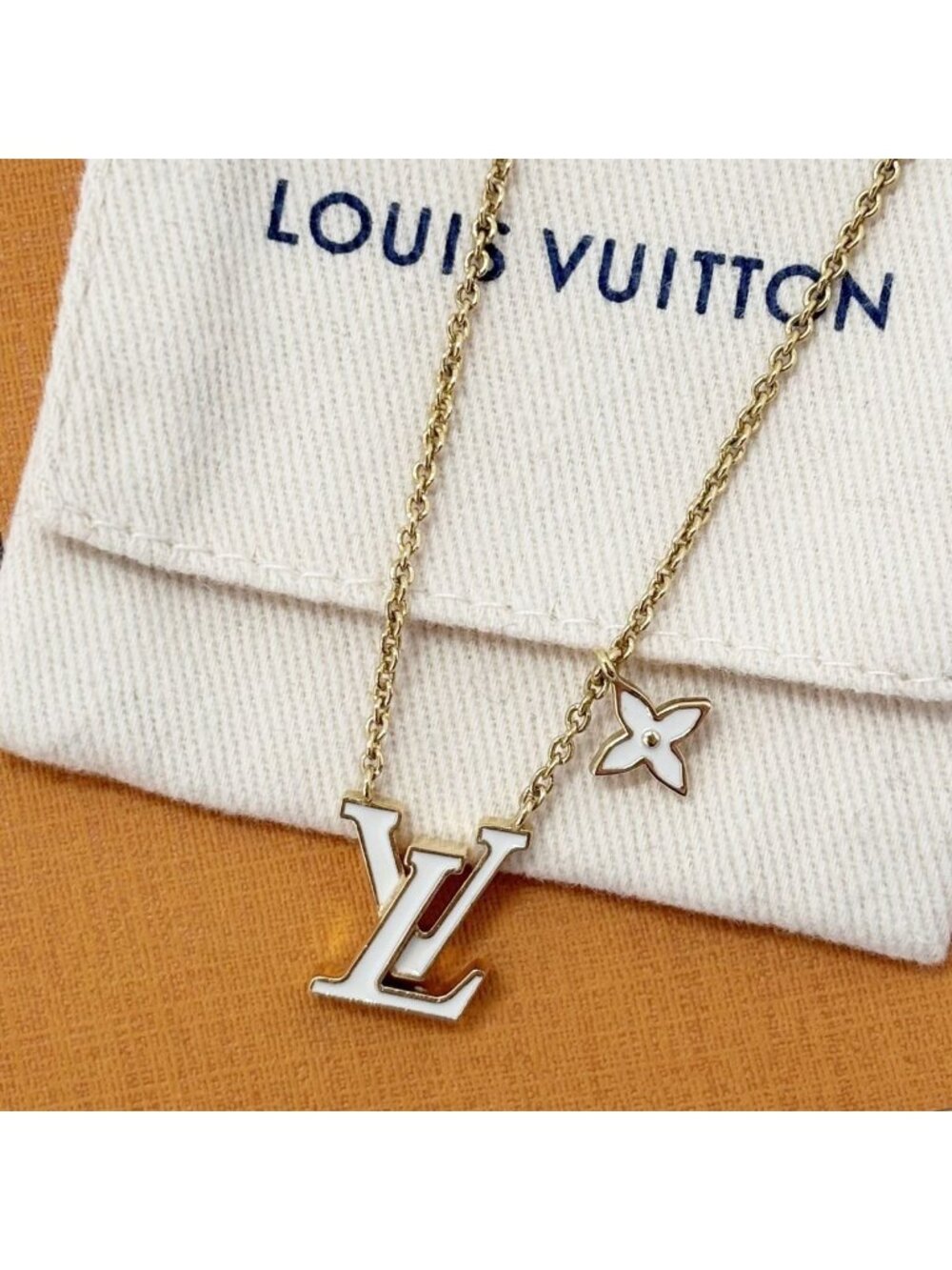 Louis Vuitton Pendant Logo LV Iconic Enamel Gold White